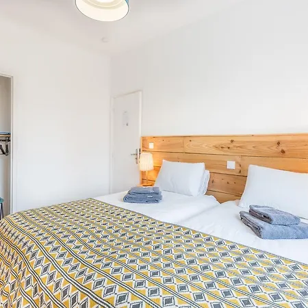 Hah Lay Surf House Bed & Breakfast Bidart
