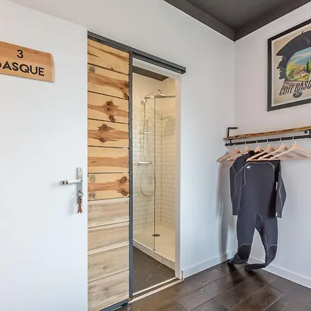 Hah Lay Surf House Bed & Breakfast Bidart